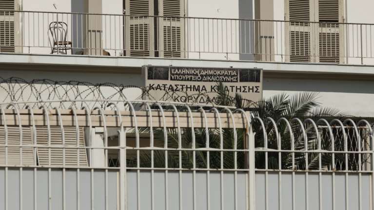 Έφοδος της αστυνομίας στις φυλακές Κορυδαλλού - Εντοπίστηκαν κινητά τηλέφωνα, ναρκωτικά και μαχαίρι
