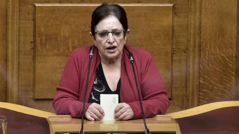 Η Παπαρήγα στηρίζει Κουτσούμπα για &quot;sugar daddies&quot;: Υποκριτές όσοι προσπαθούν να κρύψουν την πραγματικότητα