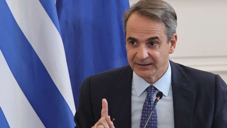 Σε εξέλιξη έκτακτη σύσκεψη υπό τον Μητσοτάκη για την οπαδική βία - Στο &quot;τραπέζι&quot; σκληρά μέτρα