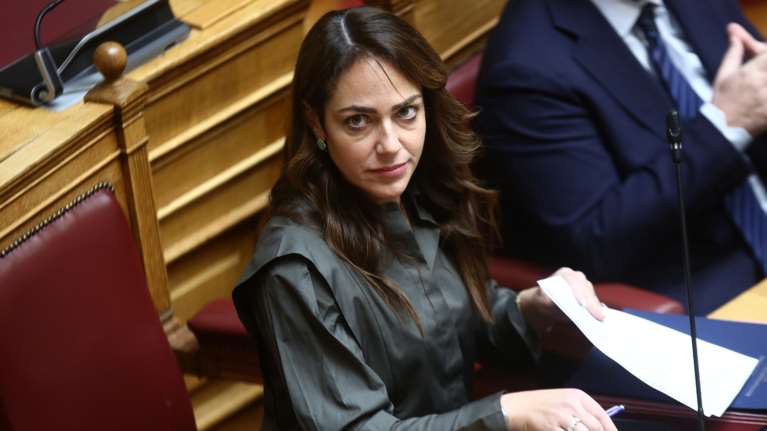 Δόμνα Μιχαηλίδου: Ένιωσε ξαφνική αδιαθεσία στον αγιασμό στη Βουλή και χρειάστηκε πρώτες βοήθειες