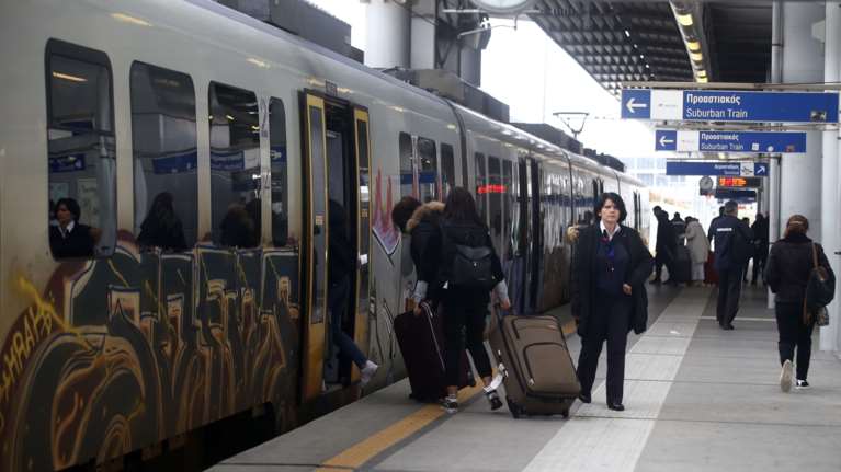 Προαστιακός: Ποια δρομολόγια καταργούνται μερικώς από τη Hellenic Train