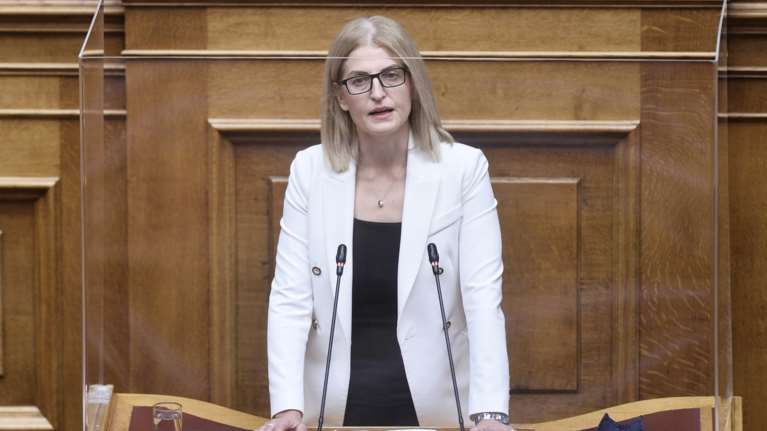 Αυγέρη: Η κυβέρνηση οφείλει να αφήσει τις ανεξάρτητες Αρχές να κάνουν τη δουλειά τους