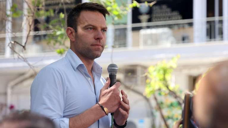 Στο νοσοκομείο Σητείας ο Κασσελάκης: Δεν είναι δυνατόν να βασιζόμαστε στο φιλότιμο για εφημερίες