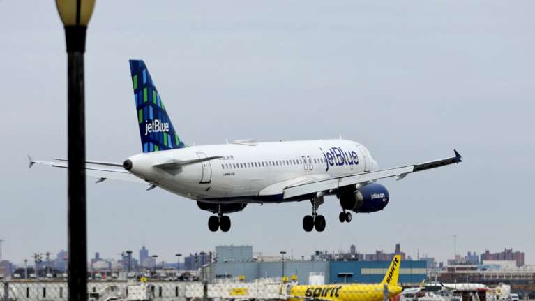 Διαδικαστικό σφάλμα προκάλεσε το χάος στα αεοδρόμια των ΗΠΑ - Εξομαλύνονται οι πτήσεις