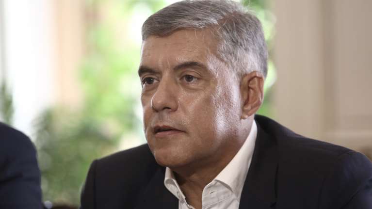 Σε γιορτή χαλβά στα Φάρσαλα ο Αγοραστός μία ημέρα πριν την κακοκαιρία Daniel - Κόντρα με Καραμέρο on air [βίντεο]