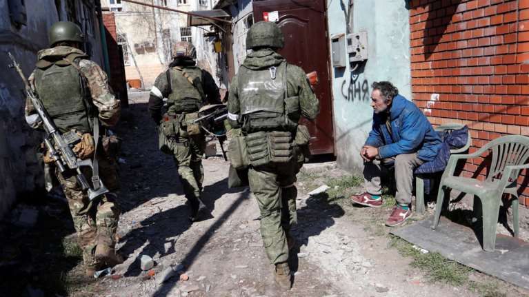 Ουκρανία: Το Κίεβο καταδικάζει τις εκκλήσεις Ρώσων να &quot;κρεμάσουν&quot; τους μαχητές του Αζόφ