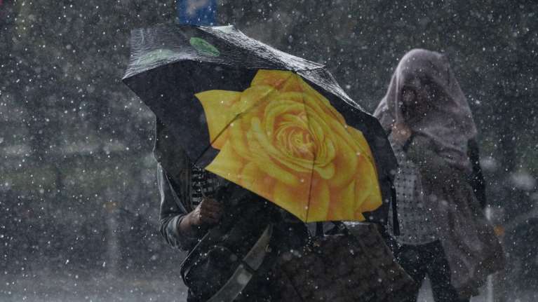 Κακοκαιρία &quot;ILINA&quot;: Συστάσεις της ΓΓΠΠ προς τους πολίτες - Μήνυμα του 112 σε Θεσσαλονίκη, Πέλλα, Ημαθία και Πιερία