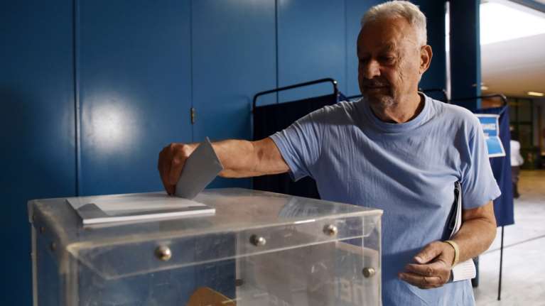 Δημοσκόπηση Alco: Δυσαρέσκεια για την κυβέρνηση αλλά χωρίς αντίπαλο στην αντιπολίτευση - Δεν θα αλλάξει κάτι ο ανασχηματισμός