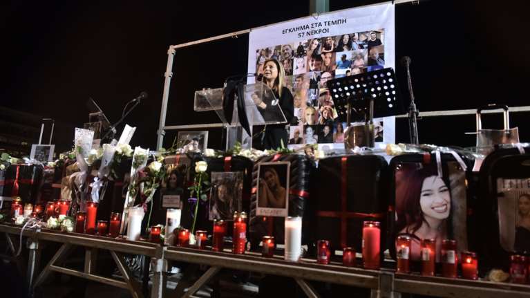 "Τώρα ξεκινάνε τα Τέμπη, πλέον θα είμαστε στους δρόμους" - Συγκλονίζουν οι συγγενείς των 57 νεκρών [βίντεο]