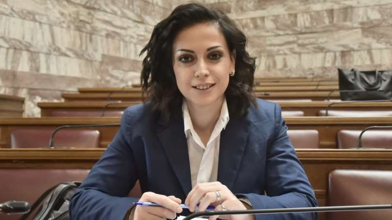 Χαμός στο Twitter με τη δήλωση της Ραλλίας Χρηστίδου γα τον φράχτη στον Έβρο: &quot;Έχουν φράξει τα μέσα μας&quot;