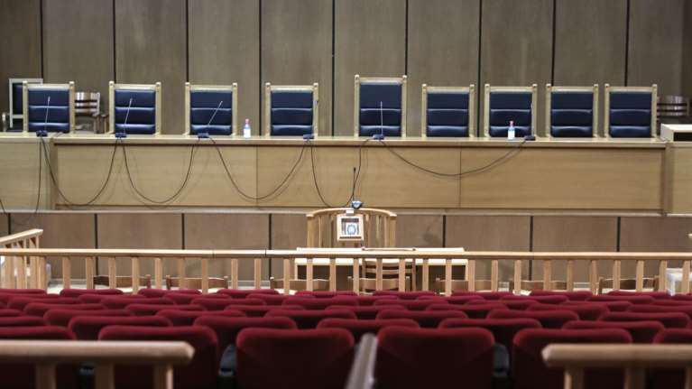 Αυτή είναι η ιστορική απόφαση για τη Χρυσή Αυγή- Ποιοι καταδικάστηκαν, για ποια αδικήματα