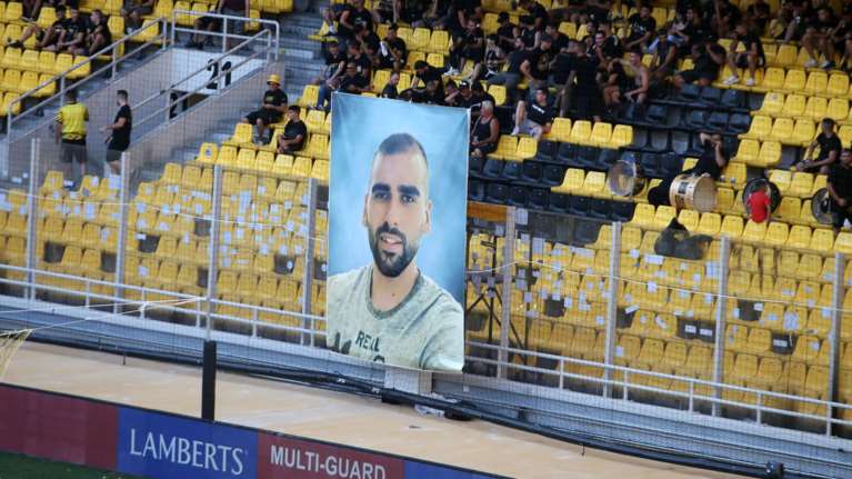 ΑΕΚ: Στα αποδυτήρια οι συγγενείς του Μιχάλη Κατσουρή μετά τη νίκη - "Σας ευχαριστούμε, μας δώσατε δύναμη"