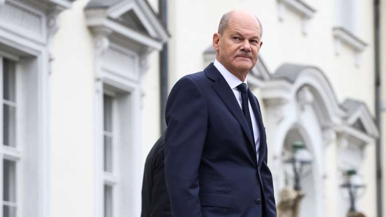 Η Γερμανία σε πολιτική κρίση: Χάος στη βουλή, ακυρώνεται συζήτηση σειράς νομοσχεδίων - Στη "μέγγενη" του Μερτς ο Σολτς