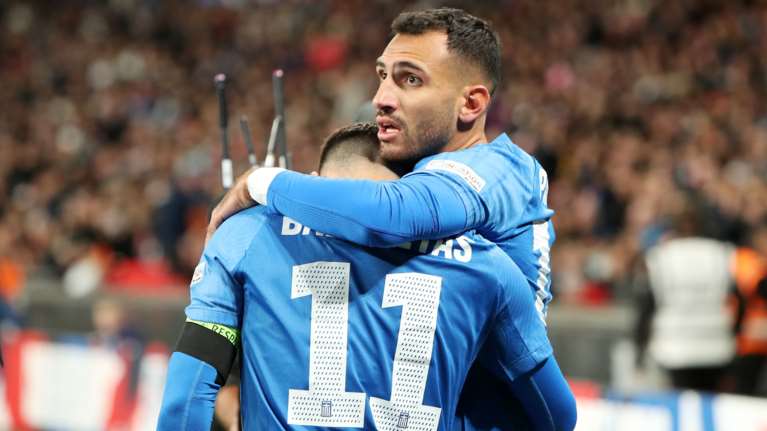 Πώς η Ryanair &quot;τρόλαρε&quot; την Αγγλία μετά το δεύτερο γκολ της Ελλάδας στο Γουέμπλεϊ