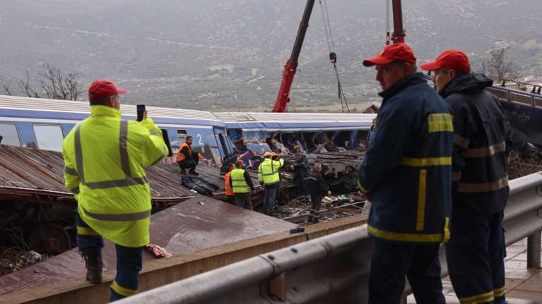 Τέμπη: Ειδική σύνταξη, διαγραφή οφειλών, διορισμός στο Δημόσιο και μεταγγραφή φοιτητών - Τα μέτρα στήριξης των θυμάτων