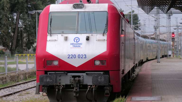 Ακινητοποιήθηκε λόγω τεχνικού προβλήματος αμαξοστοιχία στο δρομολόγιο Θεσσαλονίκη-Αθήνα