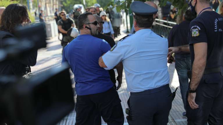 Δίκη Χρυσής Αυγής - Ένταση έξω από το Εφετείο: Προσαγωγές 10 υποστηρικτών του Λαγού