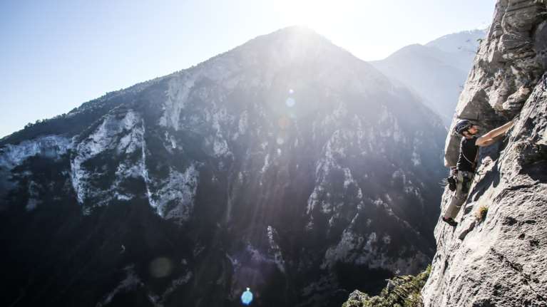 Ολυμπος: Στο νοσοκομείο ορειβάτης που τραυματίστηκε στα 2.100 μέτρα