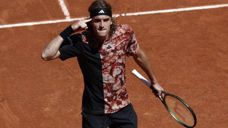 Στέφανος Τσιτσιπάς: Στους &quot;32&quot; του Roland Garros για πέμπτη σερί χρονιά - 3-0 σετ τον Μπαένα