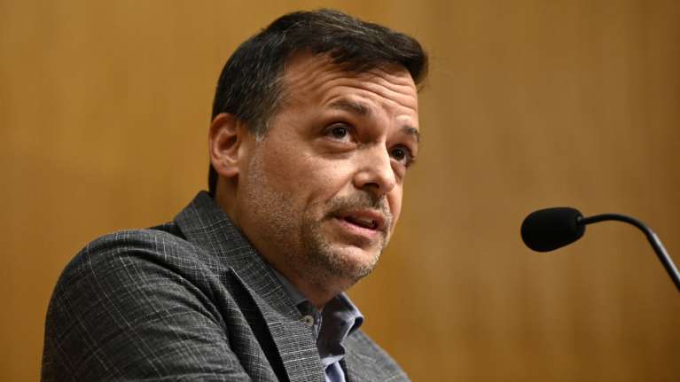 Ο Χάρης Δούκας ομολογεί το αδιέξοδο στην καθαριότητα και ζητά προσλήψεις- Το αιχμηρό σχόλιο της Καθημερινής