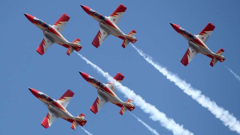 Athens Flying Week: Eντυπωσιακές υπερπτήσεις στο μεγάλο αεροπορικό σόου στην Τανάγρα [εικόνες]