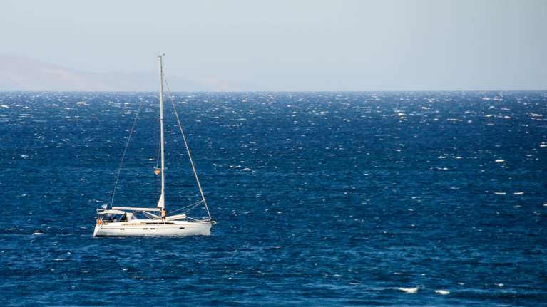 Προσάραξη ιστιοφόρου με 11 επιβαίνοντες, έναν Έλληνα και δέκα Ιταλούς, στην Καστροσυκιά Πρέβεζας