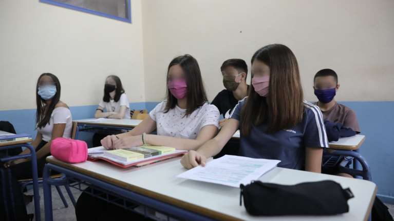 Ανοιγμα σχολείων: Τι απάντησε η Κεραμέως για Γυμνάσια και Λύκεια - Σύντομα οι οδηγίες για το voucher των 200 ευρώ