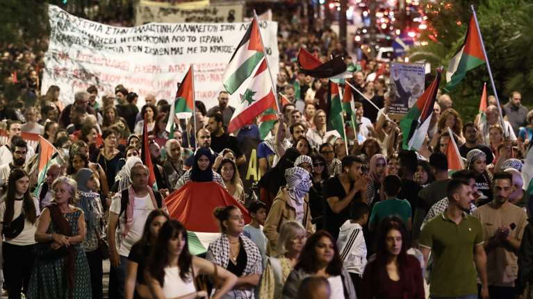 Κυκλοφοριακές ρυθμίσεις στην Λ. Κηφισίας - Πορεία για την Παλαιστίνη προς την πρεσβεία του Ισραήλ [εικόνες-βίντεο]