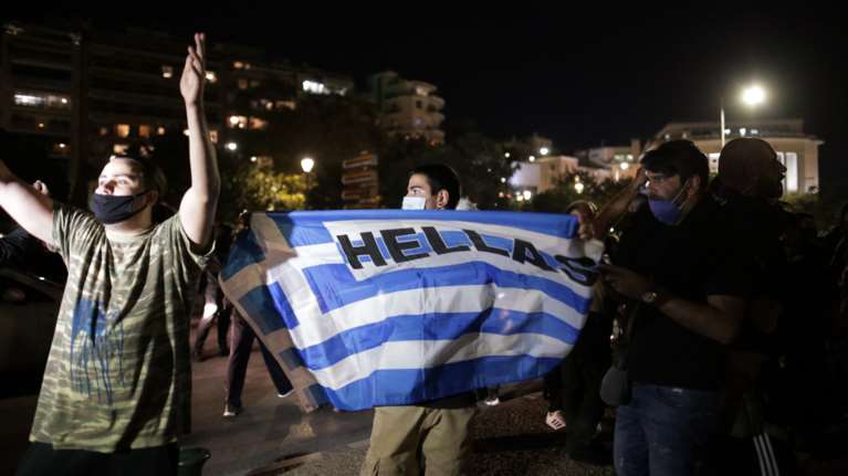 Θεσσαλονίκη: Μία σύλληψη για τα χθεσινά επεισόδια στον Λευκό Πύργο - 240 οι παραβάτες του lockdown