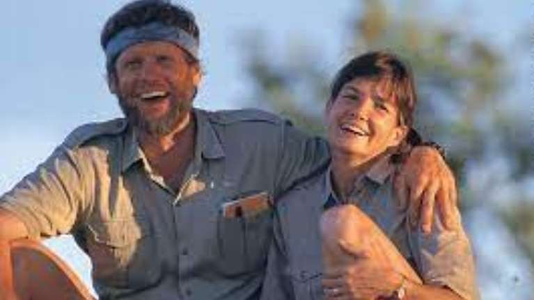 Δολοφονία λαθροκυνηγού στη Ζάμπια: Γιατί η αστυνομία αναζητεί τη συγγραφέα του μπεστ σέλερ &quot;Εκεί που τραγουδάνε οι καραβίδες&quot;