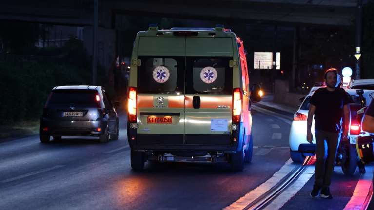 Καλαμαριά: Ημιλιπόθυμες από το αλκοόλ δύο 14χρονες - Είχαν αγοράσει 2 μπουκάλια βότκα και 4 ρετσίνα από μίνι μάρκετ