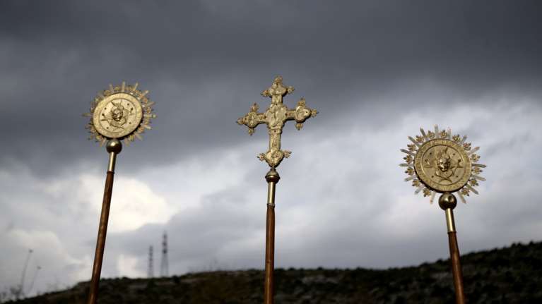 Μεγάλη Παρασκευή: &quot;Η ζωή εν τάφω&quot; - Τι συμβολίζει η σημερινή ημέρα - H κορύφωση του Θείου Δράματος και ο Επιτάφιος
