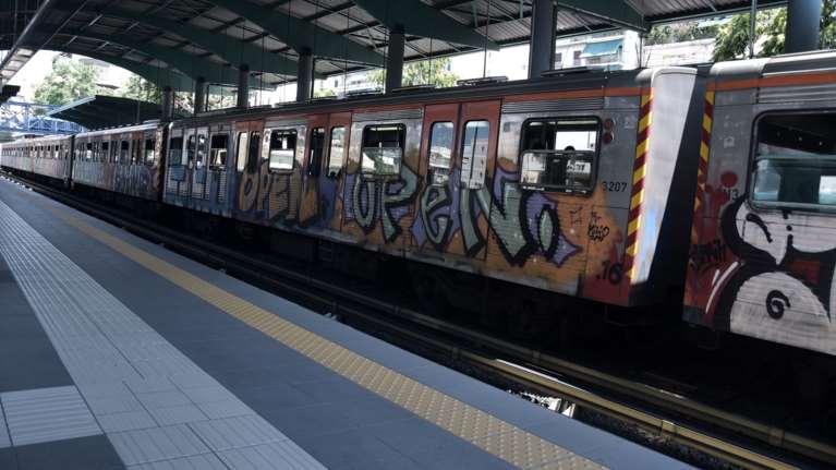 ΗΣΑΠ: Οι εργαζόμενοι δημοσίευσαν φωτογραφίες από το σύστημα πυρασφάλειας - Ληγμένοι πυροσβεστήρες και ανύπαρκτος εξαερισμός