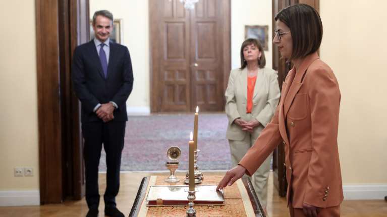 Ορκίστηκε μόνη της η Ειρήνη Αγαπηδάκη - Παρουσία Μητσοτάκη, Σακελλαροπούλου [Εικόνες]