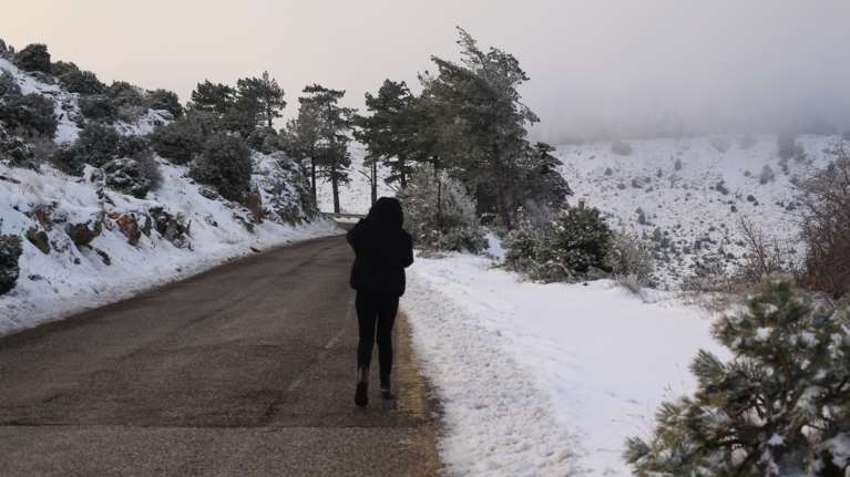 Καιρός: Χειμωνιάτικο σκηνικό και σήμερα με παγετό και τσουχτερό κρύο - Πού αναμένονται βροχές και χιονοπτώσεις