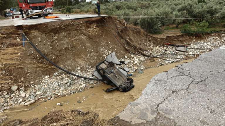 Συναγερμός στον Βόλο: Βαθαίνουν τον χείμαρρο που πλημμύρισε ενόψει της νέας κακοκαιρίας