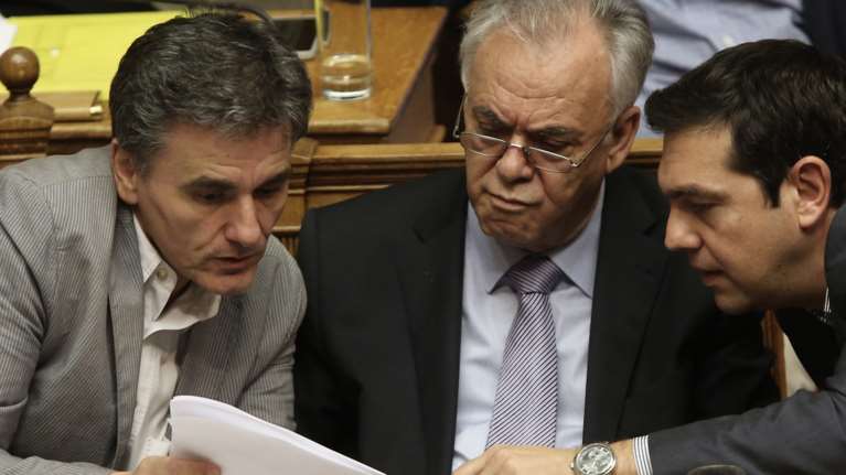 Τα γυρίζουν Τσακαλώτος, Δραγασάκης - Λένε &quot;ναι&quot; σε κυβέρνηση ηττημένων, παρά το &quot;όχι&quot; του Τσίπρα