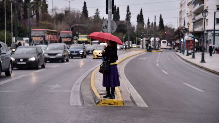 &quot;Ilina&quot;: Καταιγίδες χτυπούν την Αττική και τη Θεσσαλονίκη - Live η πορεία της κακοκαιρίας