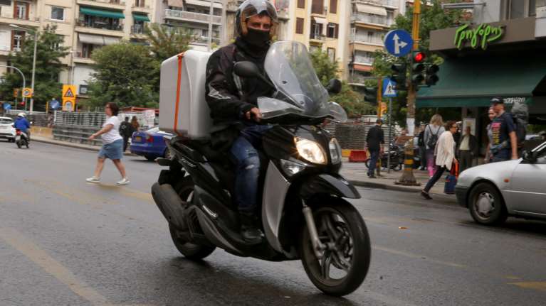 Χανιά: Καταγγελία από διανομείς - Ζητήσαμε αύξηση και ένσημα και μας απέλυσαν