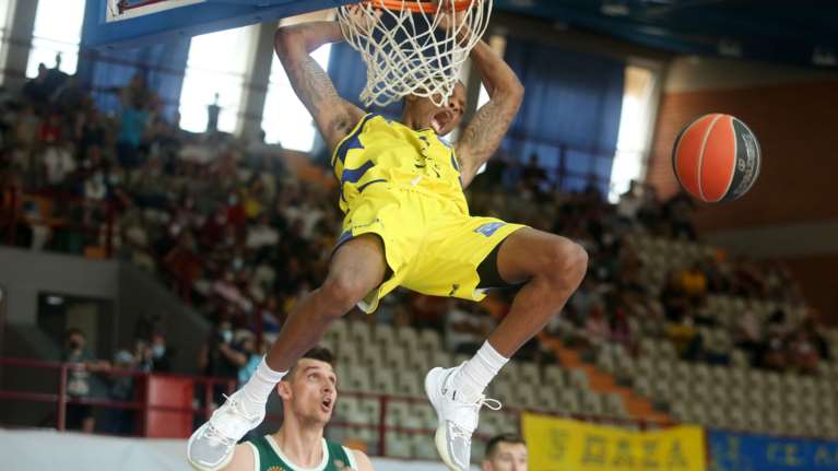 Μπάσκετ: Το υπέροχο Λαύριο σόκαρε τον Παναθηναϊκό και ισοφάρισε τη σειρά των τελικών
