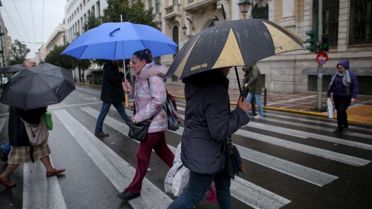 Αλλάζει ο καιρός με βροχές, καταιγίδες και αφρικανική σκόνη - Πού θα είναι έντονα τα φαινόμενα