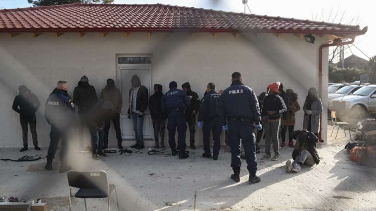 Κλειστό κέντρο για  απελάσεις &quot;εξπρές&quot; μεταναστών στη Βόρεια Ελλάδα