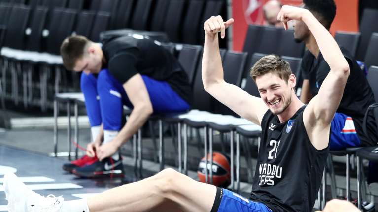 Υπέγραψε στον Παναθηναϊκό ο Τίμπορ Πλάις και έρχεται στην Αθήνα