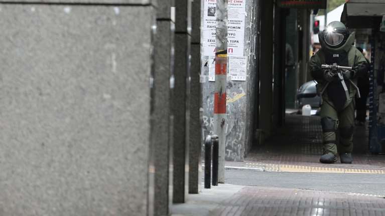 Μενίδι: Ελεγχόμενη έκρηξη σε εμπρηστικό μηχανισμό απέναντι από σπίτι αστυνομικού