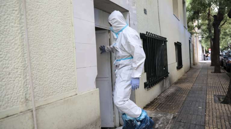 Κορονοϊός: Θετικοί ο ιερέας και ο ψάλτης του Ιερού Ναού Αγίου Παντελεήμονα στην Αχαρνών [Βίντεο]