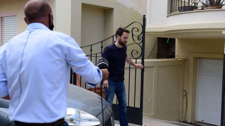 Γλυκά Νερά: Έτσι &quot;έσπασε&quot; ο πιλότος από την &quot;ομάδα χειρισμού&quot; της ΕΛ.ΑΣ και ομολόγησε - Οι &quot;κατηγορίες&quot; κατά της Καρολάιν