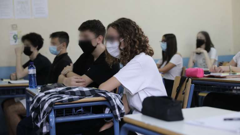 Πρόταση Τούντα για τα σχολεία: Υποχρεωτικός εμβολιασμός σε μαθητές γυμνασίου και λυκείου τον Σεπτέμβριο