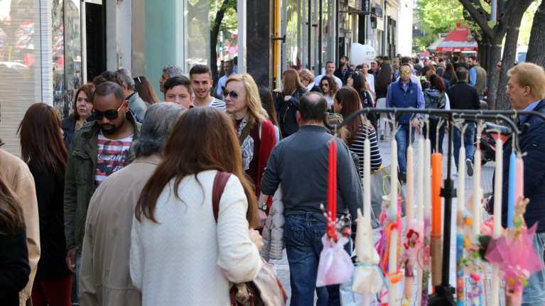 Εορταστικό ωράριο: Ανοιχτά τα καταστήματα την Κυριακή των Βαΐων - Αναλυτικά τα ωράρια