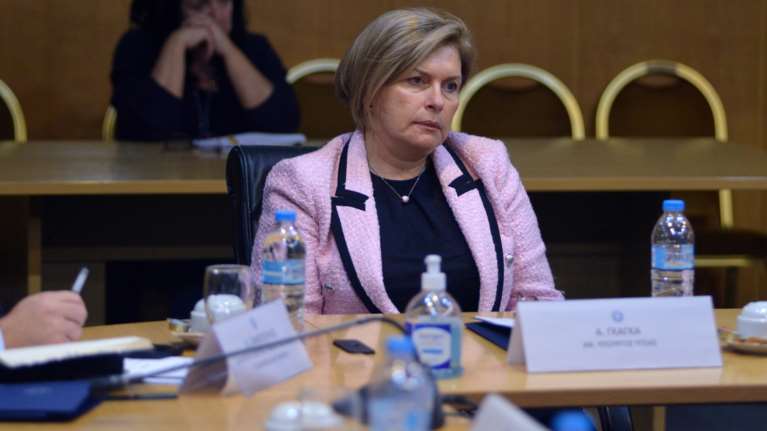 Νέο μηνιαίο μπόνους 250 ευρώ σε όλους τους γιατρούς του ΕΚΑΒ- Η ανακοίνωση της Μίνας Γκάγκα στη Βουλή