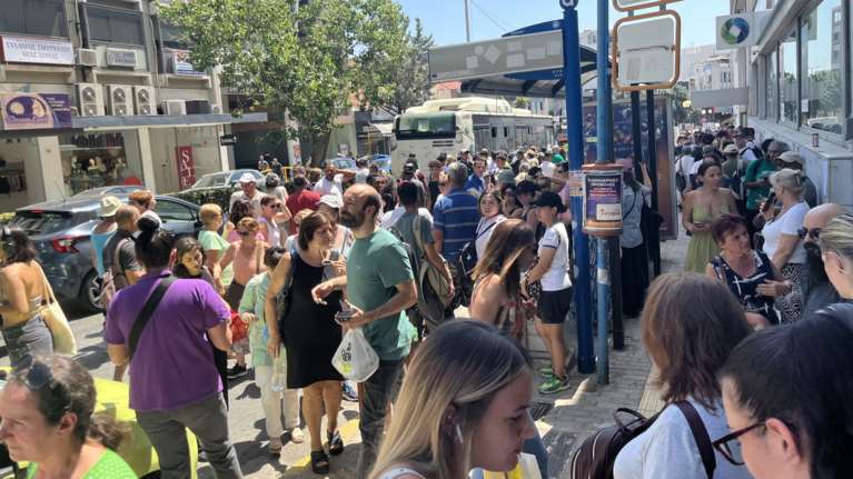 ΗΣΑΠ: Νεκρός ο άνδρας που έπεσε στις γραμμές από πεζογέφυρα στα Άνω Πατήσια - Κλειστοί δύο σταθμοί